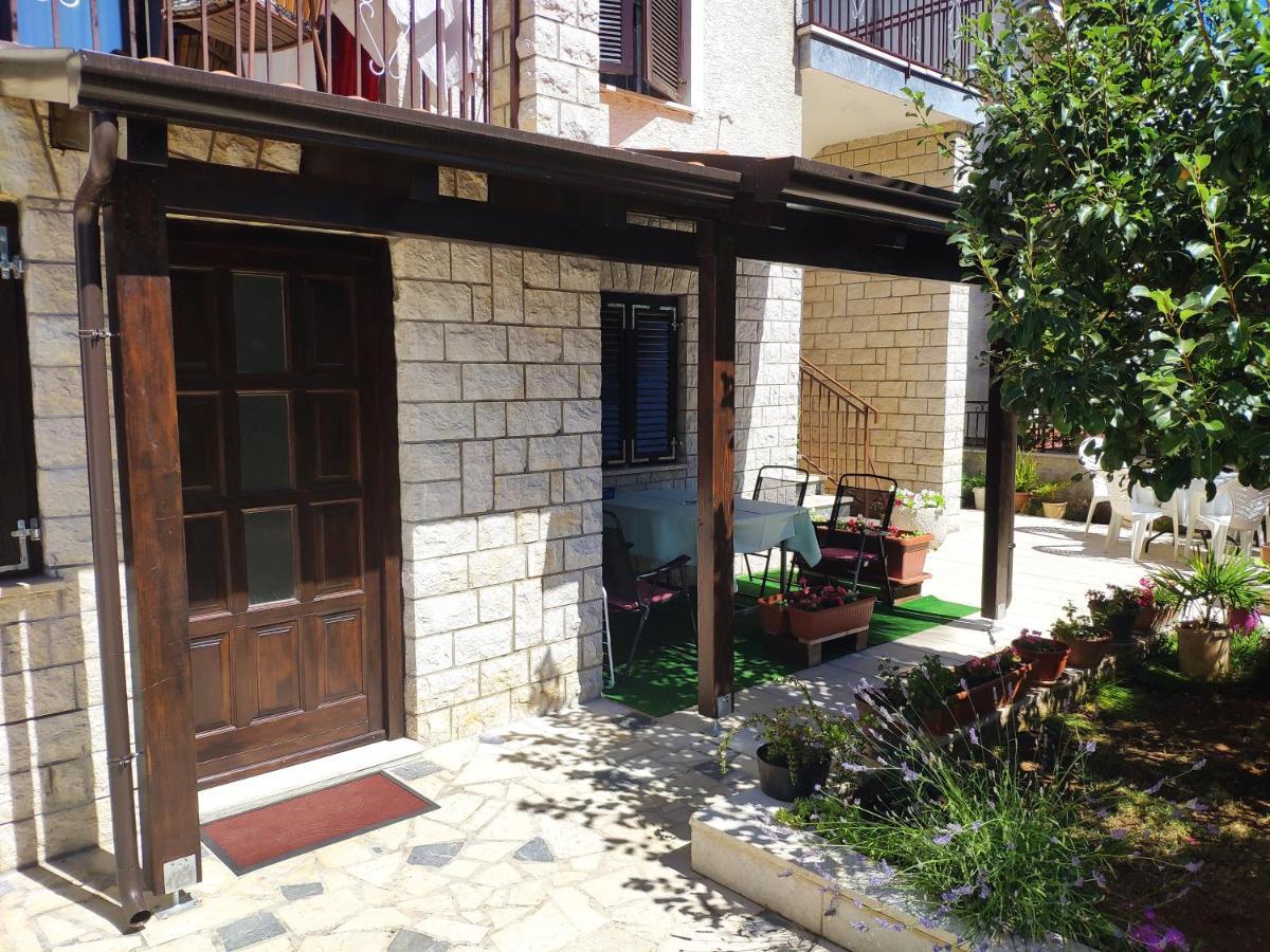 Apartments Rafael Poreč Buitenkant foto